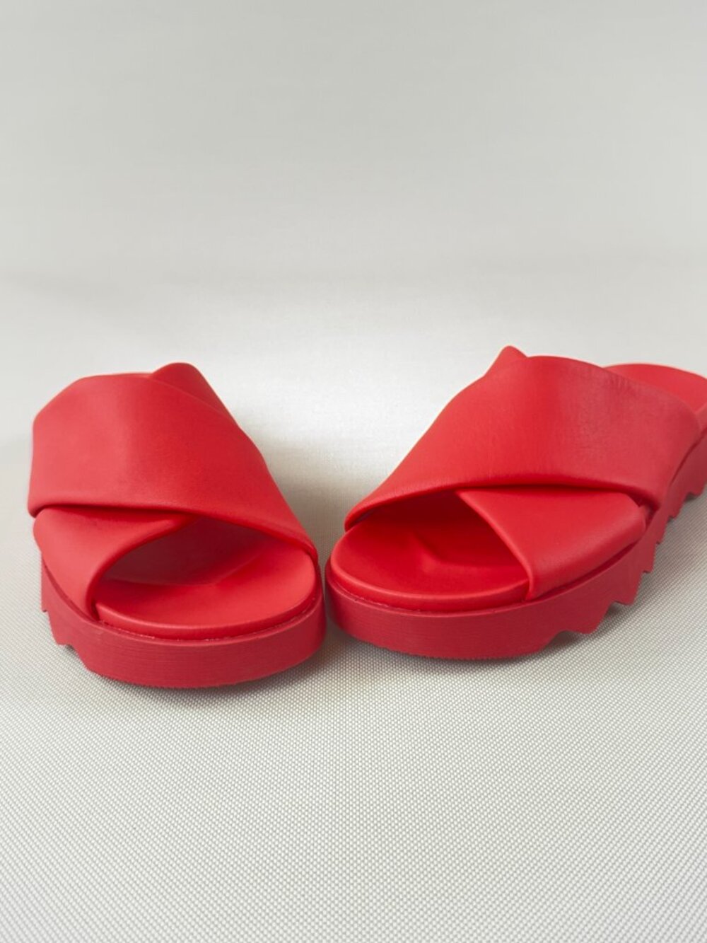SOREL Viibe Crisscross Slide Sandals Size 10 Women Red Leather Strap NWOT - Picture 4 of 16